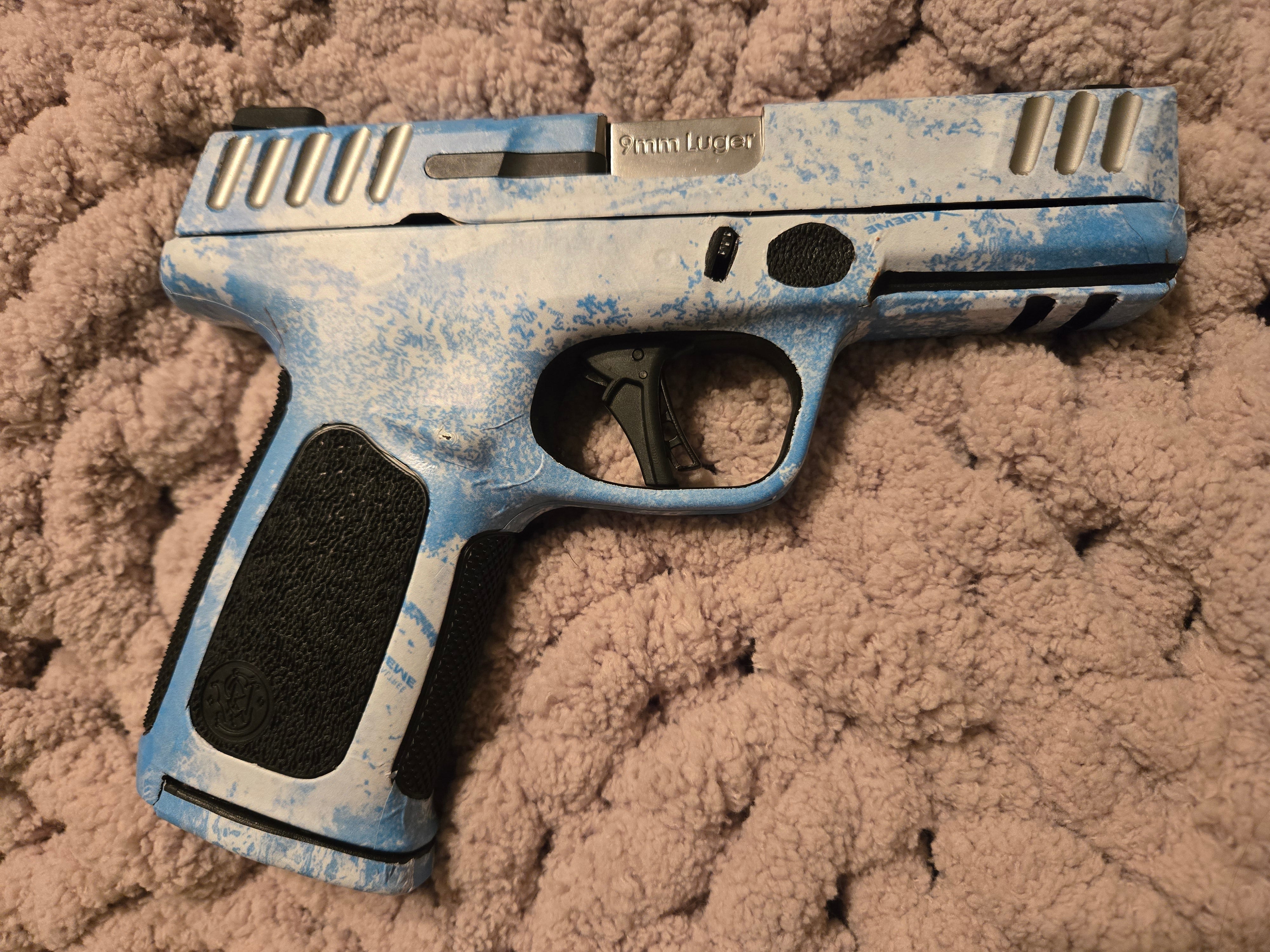 Realtree XTREME Ice Camo Pattern Skin on Pistol